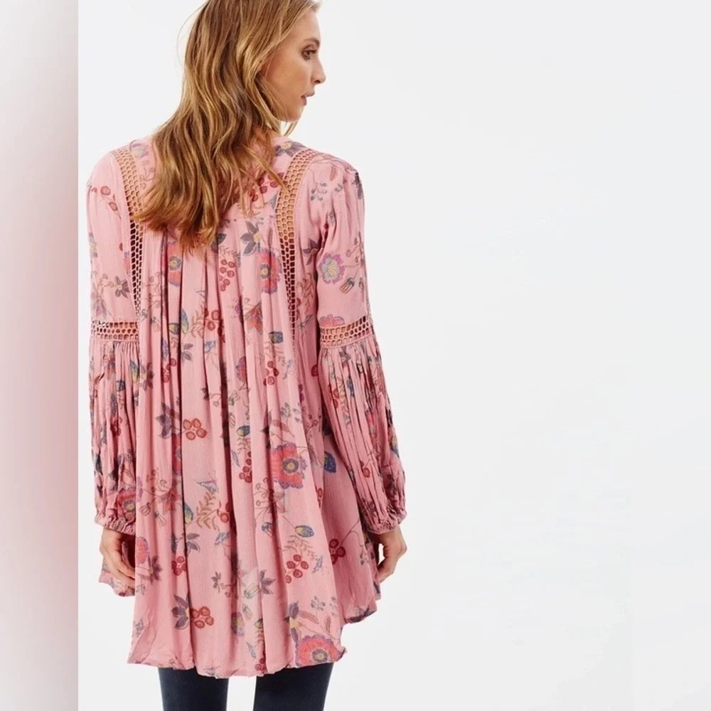 Free People questions leave